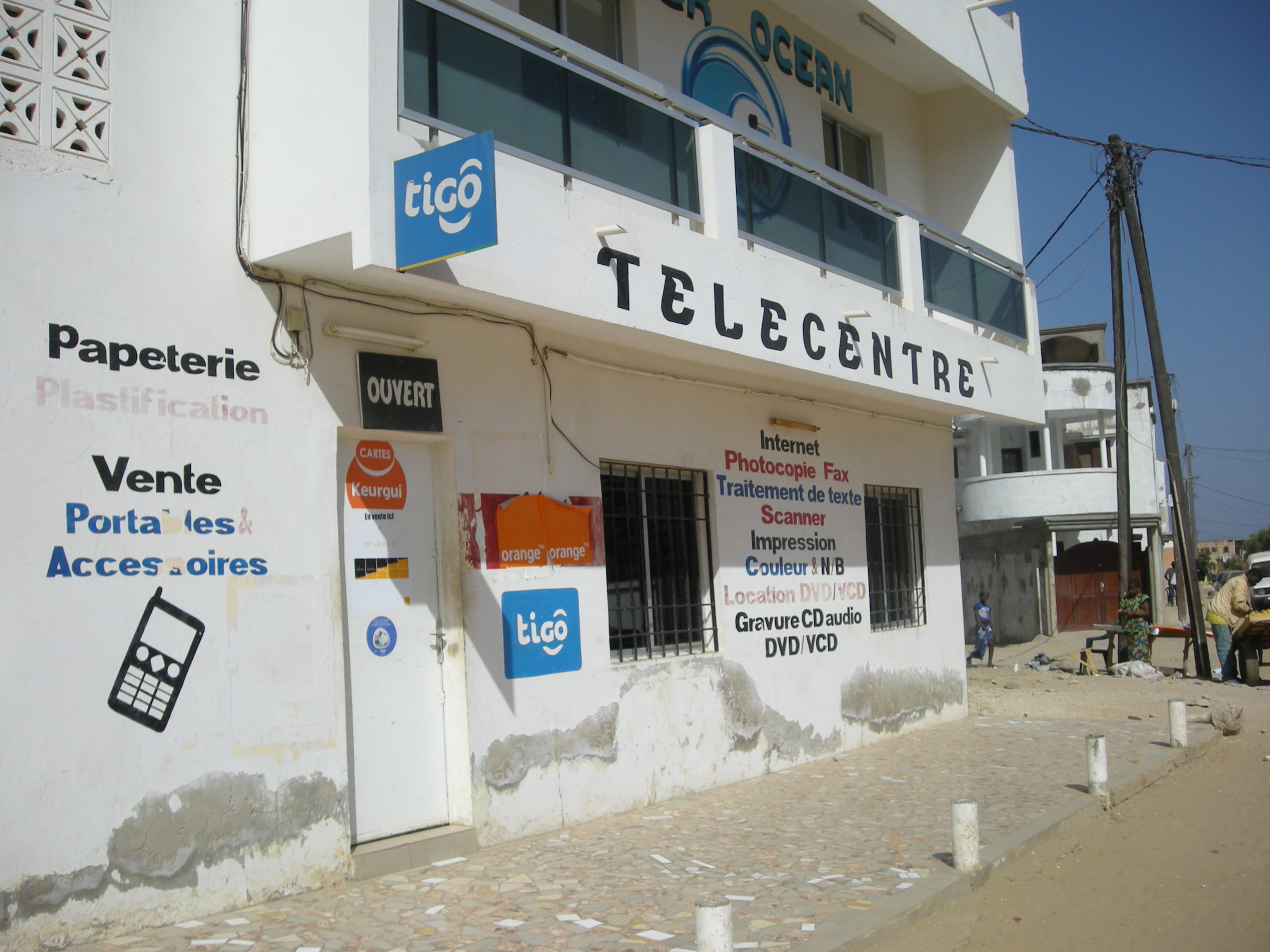 Sénégal-Télécentre.jpg